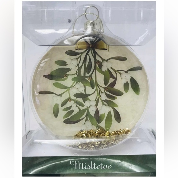 Stunning Glass Disc Mistletoe Ornament with Gold Loose Sparkles - Picture 3 of 6